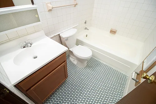 1110 Lewis St #2 — Photo 16