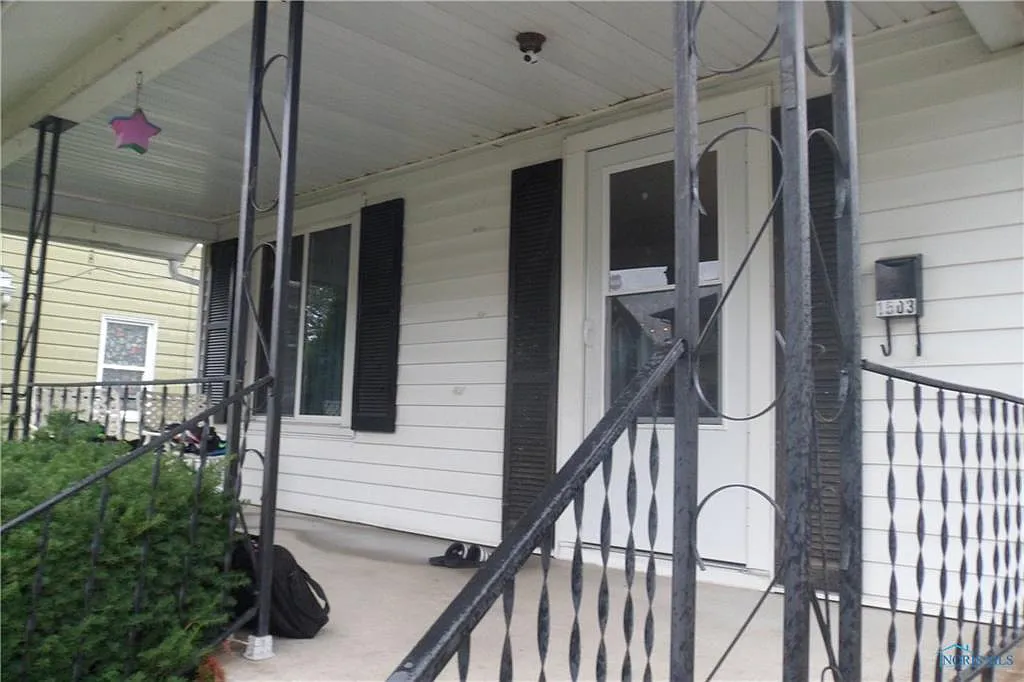 1503 Albert St photo 1