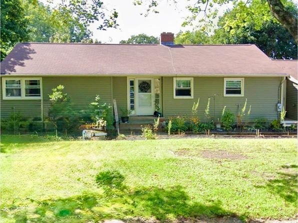 12 Crown St, Spencer, MA 01562