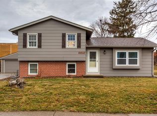 8813 Summit Dr, Clive, IA 50325