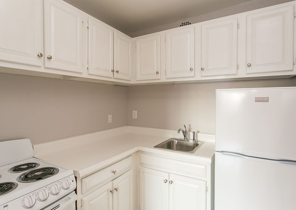 2nd image of 451 E 83rd St APT 4D