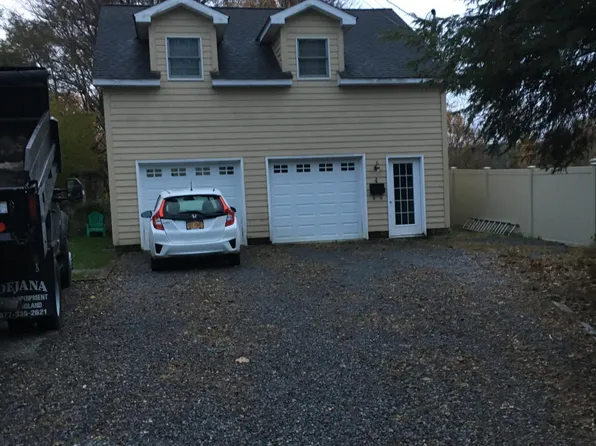 2 Myer Ln, Saugerties, NY 12477