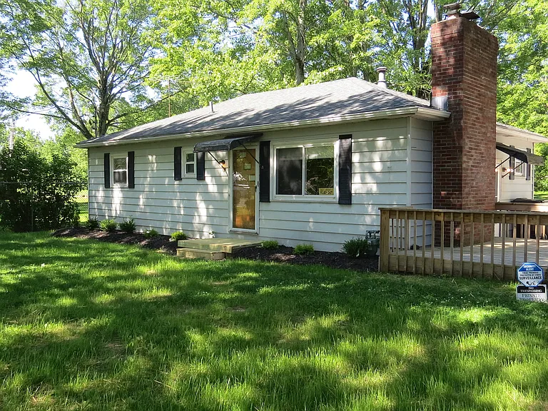 8190 Leavitt Rd — Photo 4