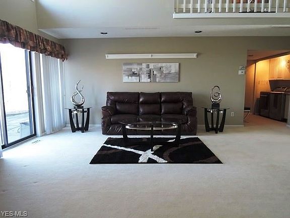 3rd image of 295-14 Laurel Cir