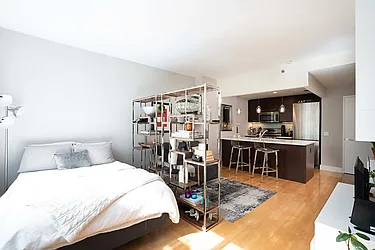 Rented by R New York