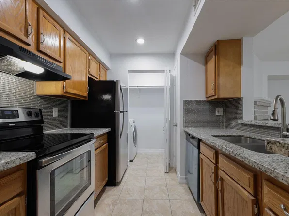 2800 Jeanetta St APT 2207, Houston, TX 77063