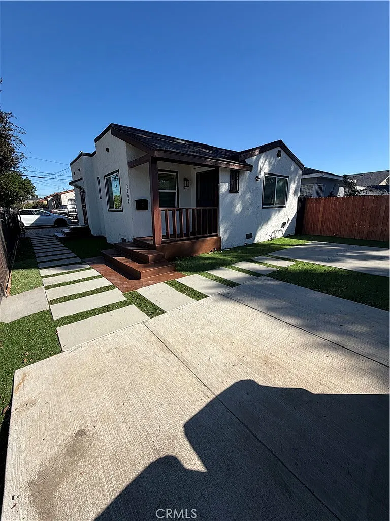 3 bed, 1502 sqft, $4,175 — Photo 2