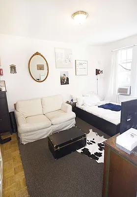 Rented by Jonis Realty | media 3