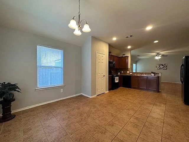 10426 Whisper Bluff Dr — Photo 8