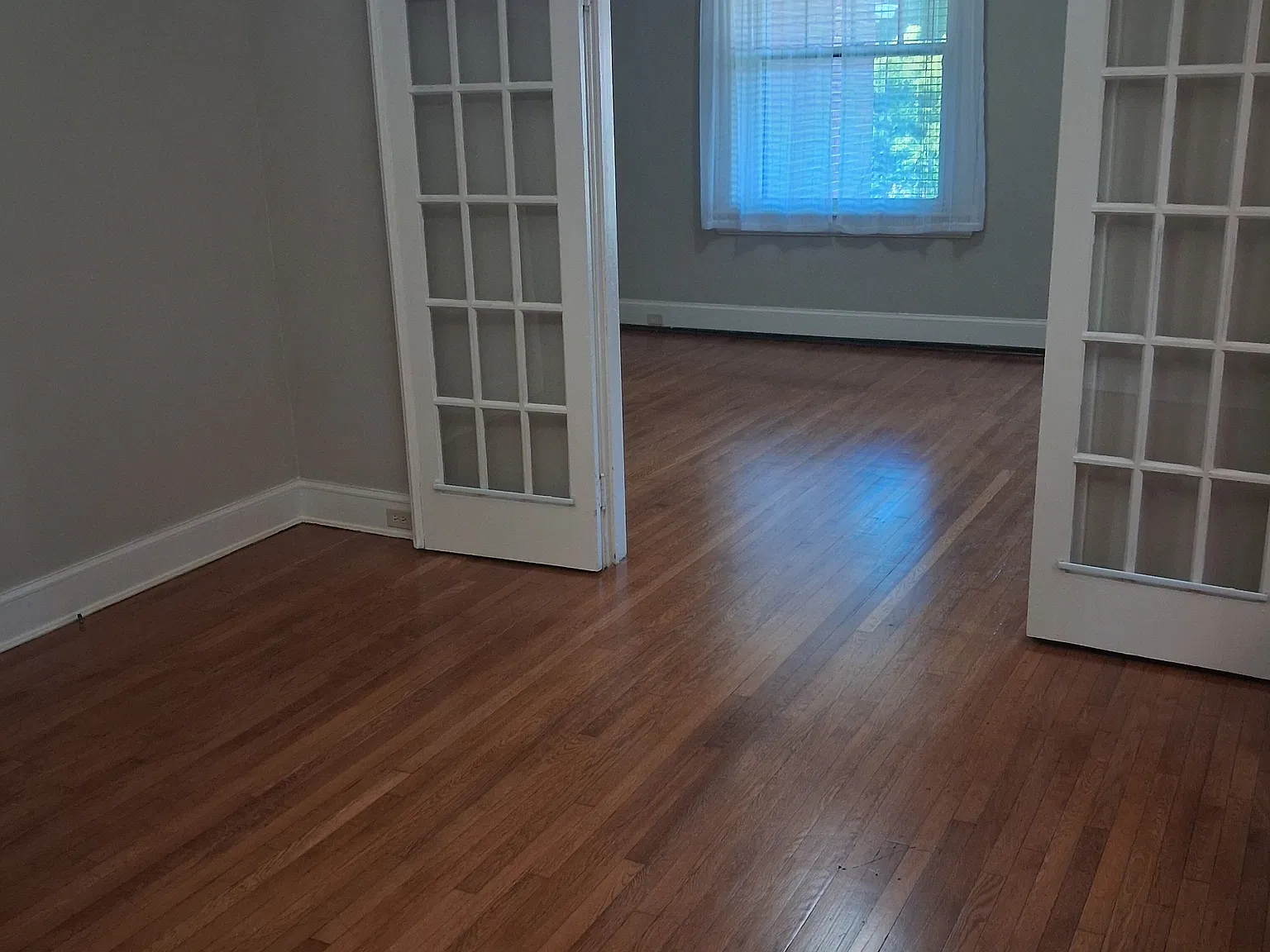 2 bed, 1000 sqft, $1,300 — Photo 4