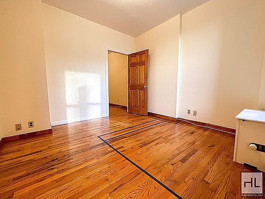 3rd image of 329 E 88th St #4WW