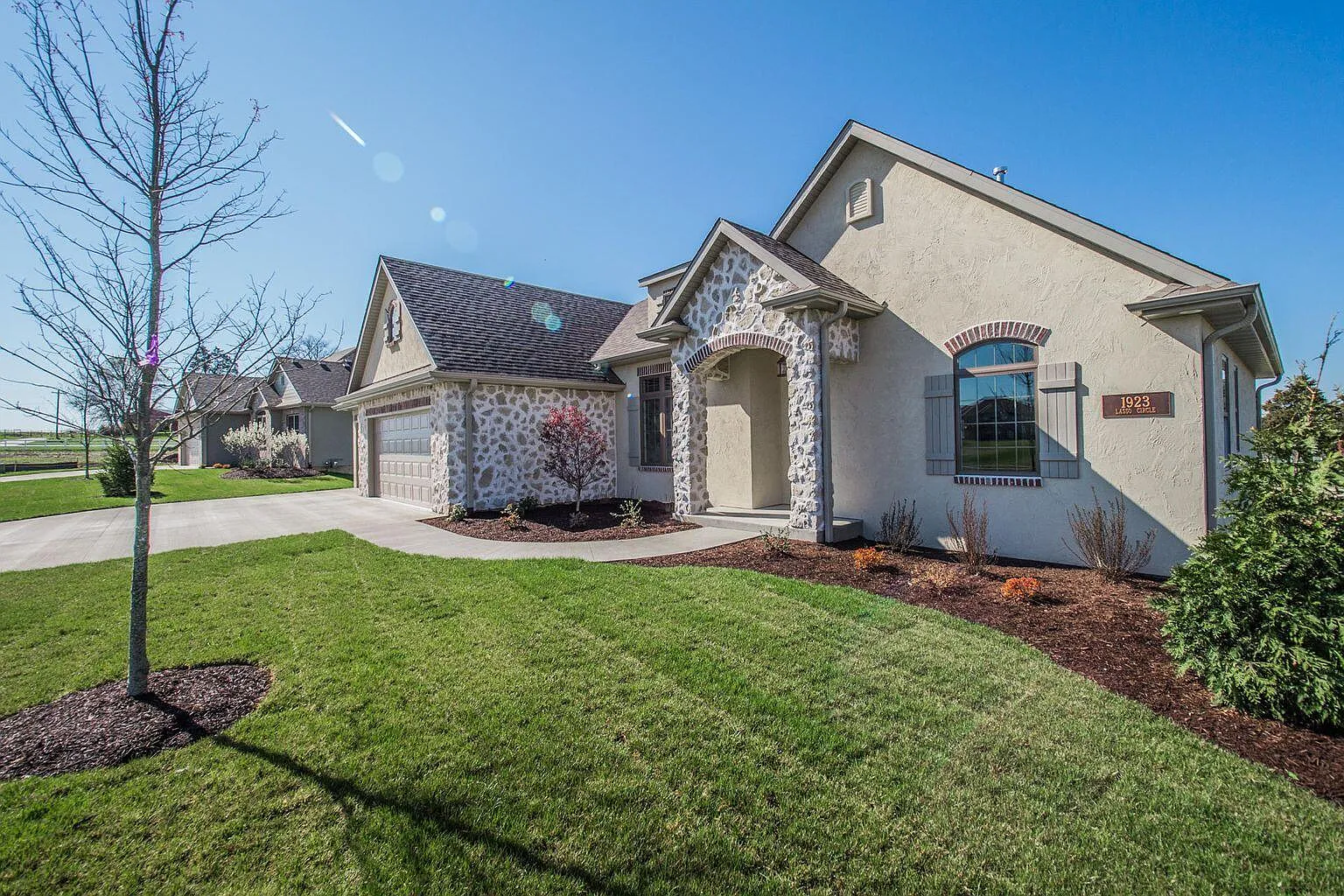 4 bed, 3.0 bath, 2950 sqft, $3,600 — Photo 2