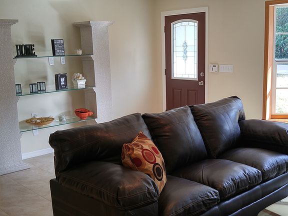 2nd image of 931 Merrimac St SE