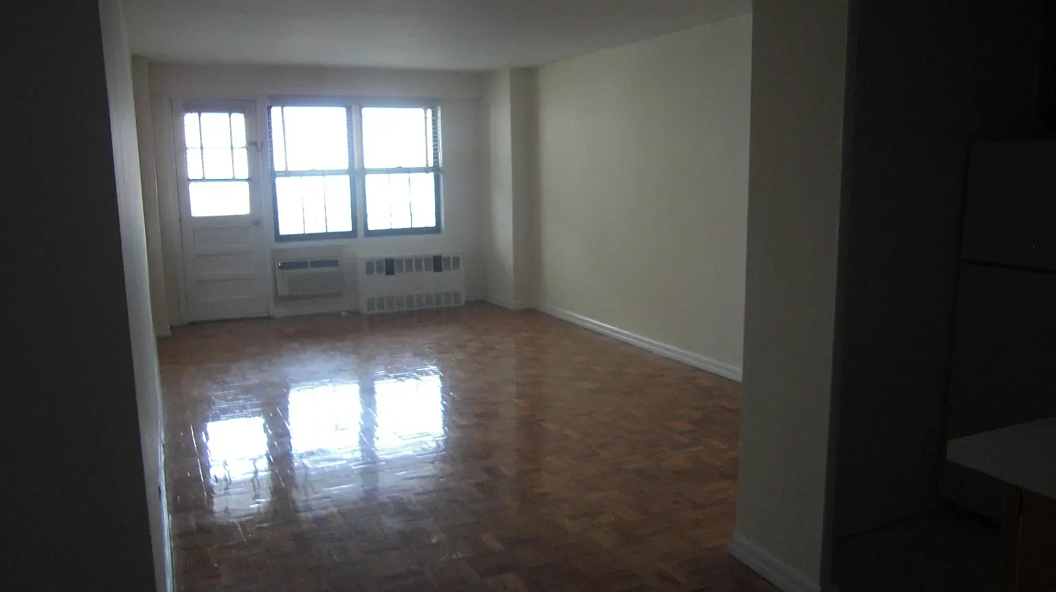 123-60 83rd Avenue — Photo 2