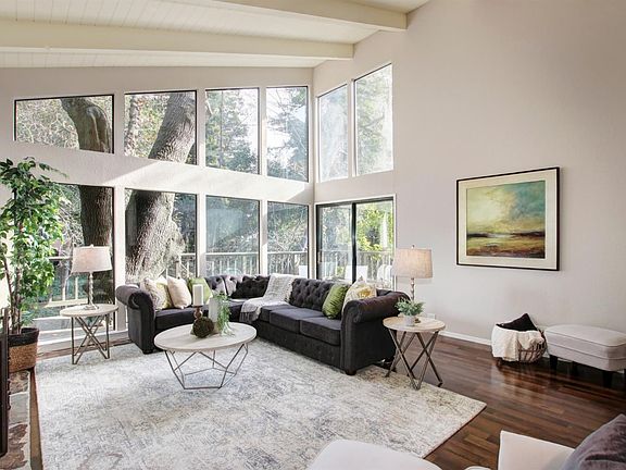 2nd image of 30 Riverbank Pl