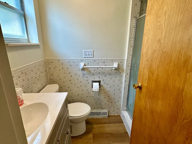 1814 Stoddard St — Photo 12