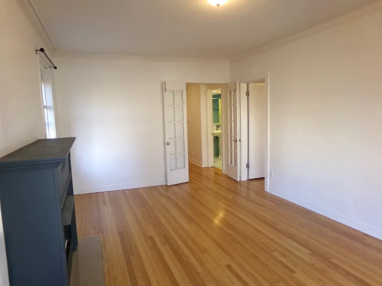 4519 N Harding Ave #1 — Photo 6