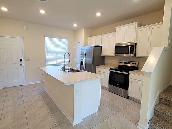3rd image of 575 Oakleaf Plantation Pkwy #1607