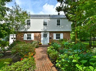 32 Elliot Rd, Great Neck, NY 11021