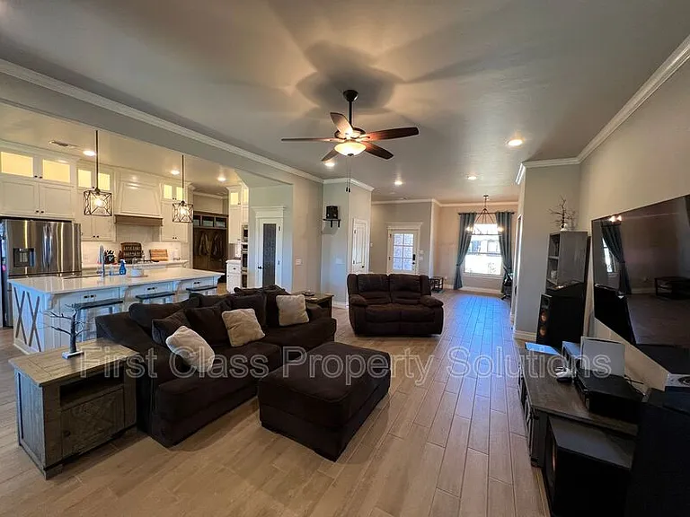 3116 Drake Crest Dr — Photo 40