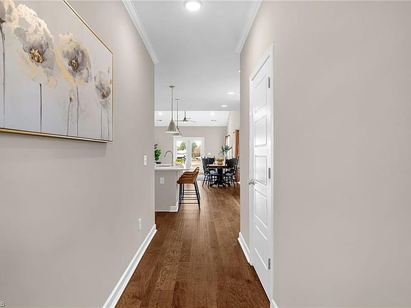 5th image of 1715 Creekline Dr