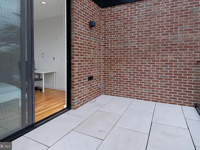 45 Spring St #5 — Photo 4