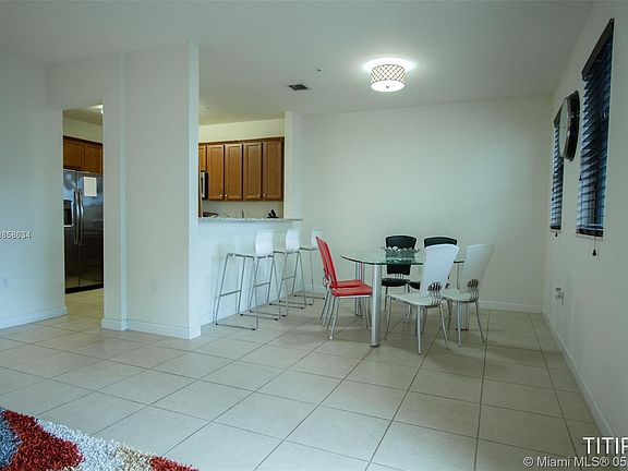 5th image of 10600 NW 88th St #106