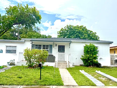 3821 NW 13th St Photo 1