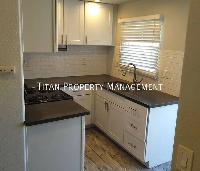 318 12th St #D — Photo 5