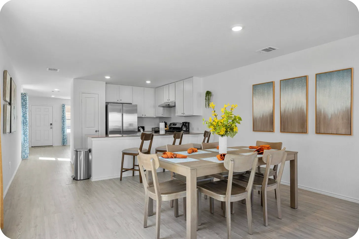 4 bed, $4,200 — Photo 4