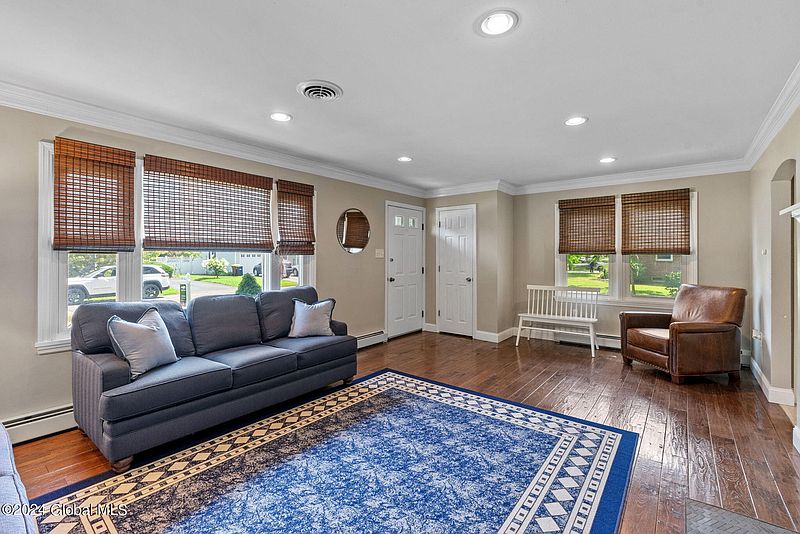 3rd image of 7 Elizabeth Lane