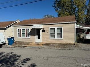 423 Degenhardt Ave, Saint Louis, MO 63125