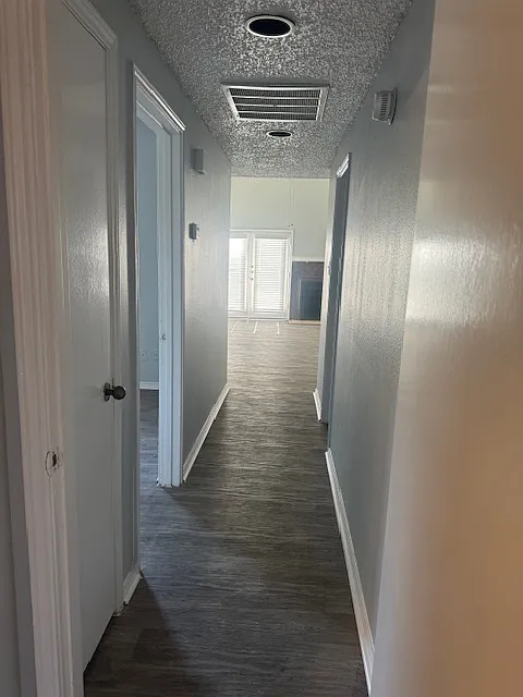 2 bed, 1111 sqft, $1,350 — Photo 2