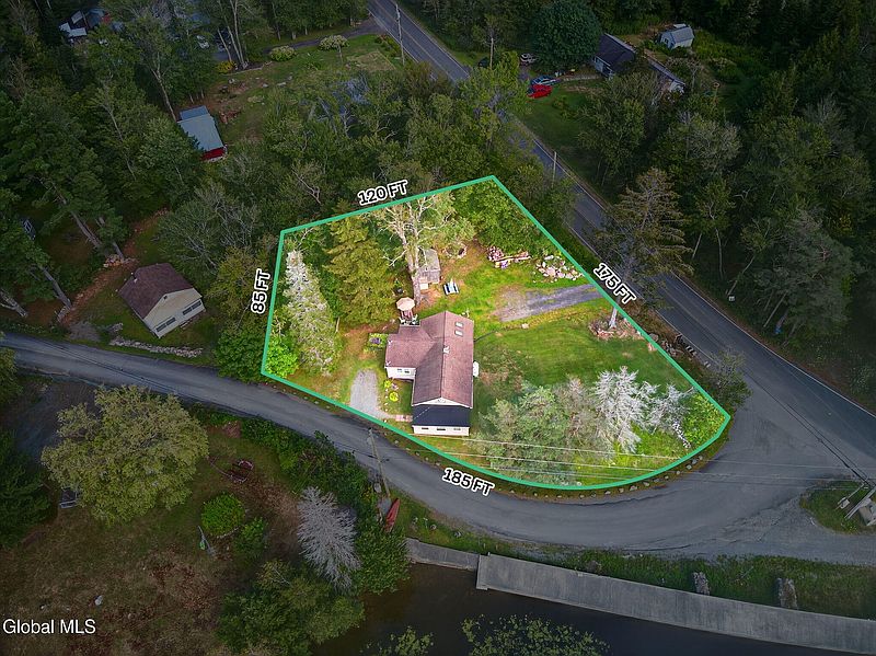 4th image of 432 Dyken Pond Road
