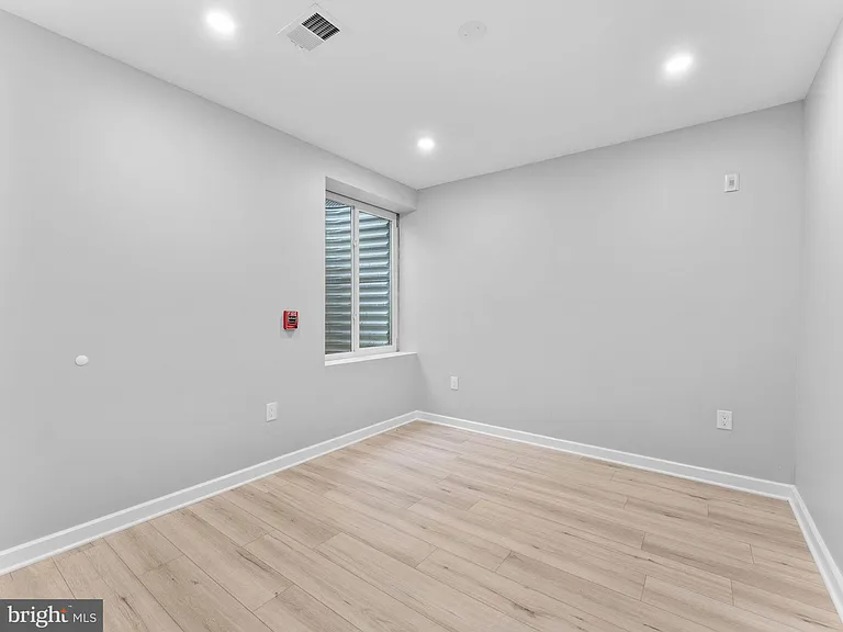 1682 N 54th St #2 — Photo 11