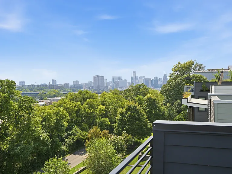 Balcony has an incredible view of downtown!
