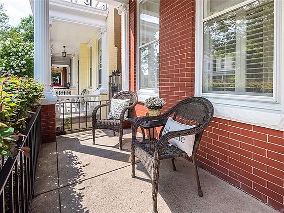 3rd image of 2220 Stuart Ave