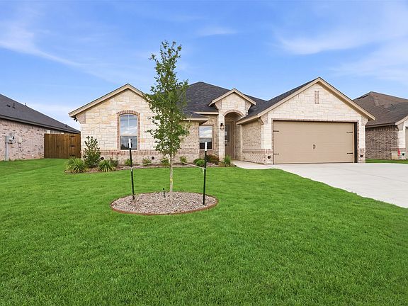 3rd image of 1366 Oleander Dr