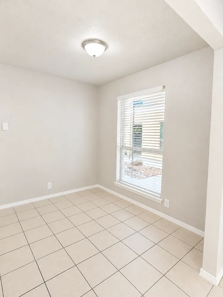 2 bed, 770 sqft, $1,180 — Photo 4