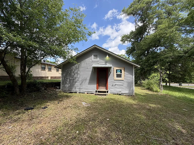 800 W 25th St — Photo 15