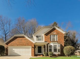 8732 Londonshire Dr, Charlotte, NC 28216