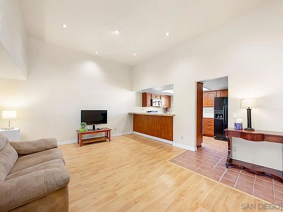 5th image of 376 Center St Unit 344