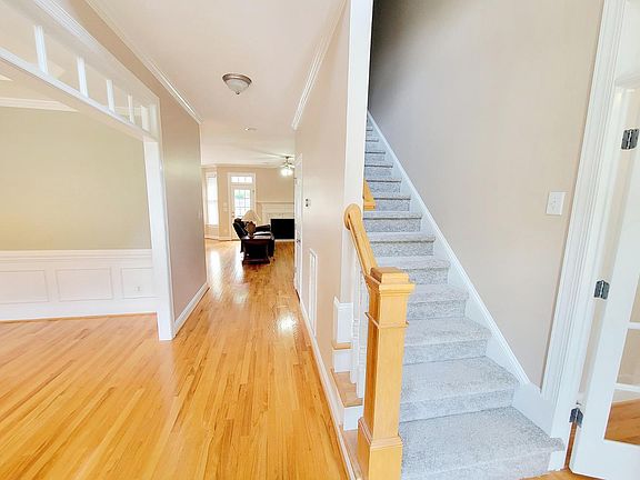 2nd image of 1217 Crozier Ct