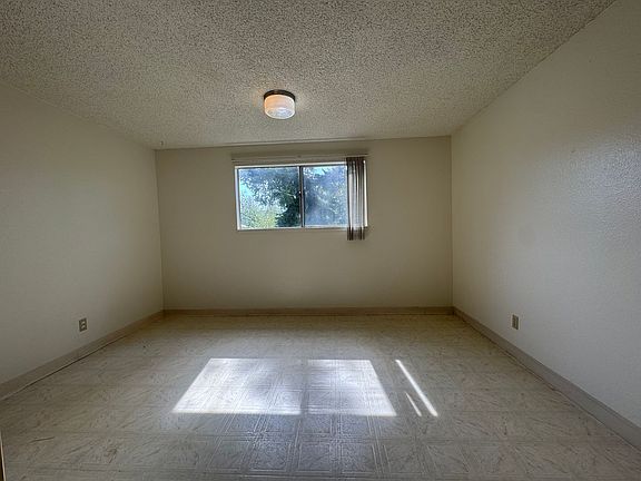 4th image of 4662 Valley East Blvd Unit 2