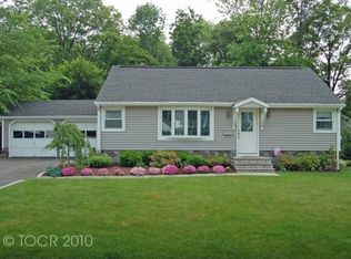 7 Vassar Pl, Oakland, NJ 07436