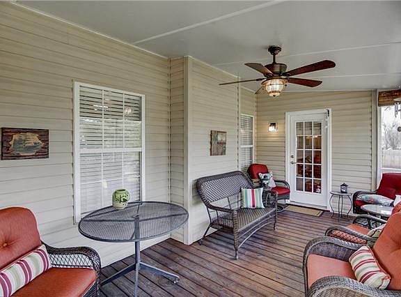 3rd image of 318 Buckingham Blvd