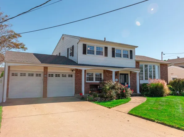 48 Stillwater Avenue, Massapequa, NY 11758