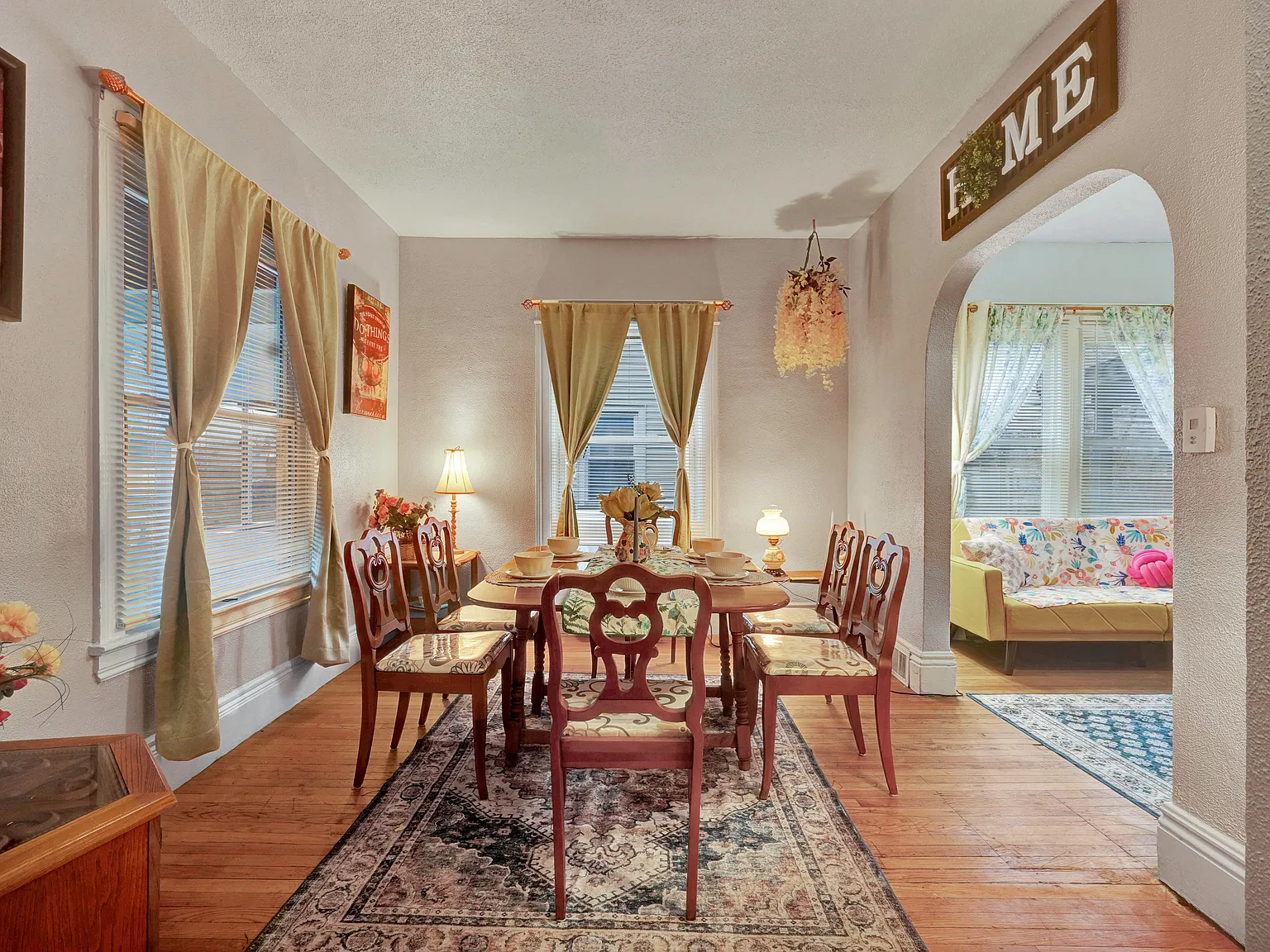 2 bed, 1300 sqft, $2,800 — Photo 2