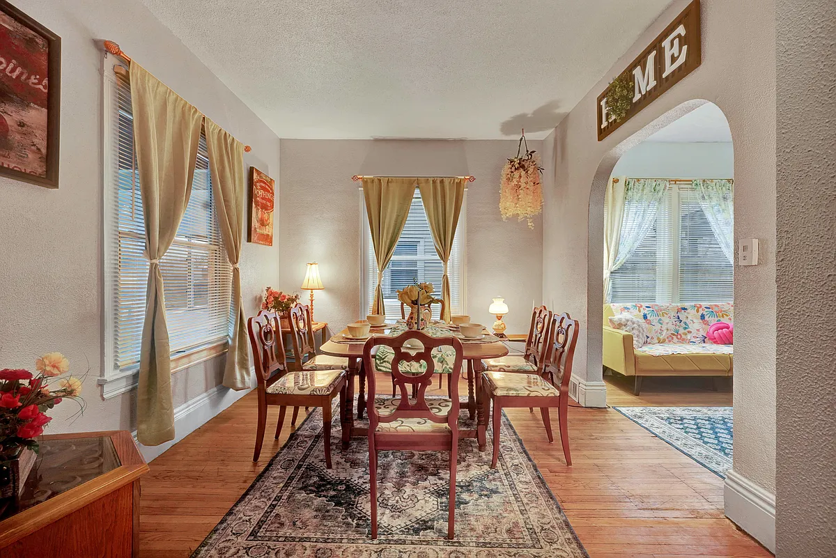 Building Photo - 83 Pullman Ave #2