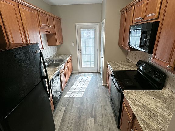 2nd image of 2909 Misty Creek Way